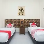 Oyo 326 Ndalem Padma Asri Residence