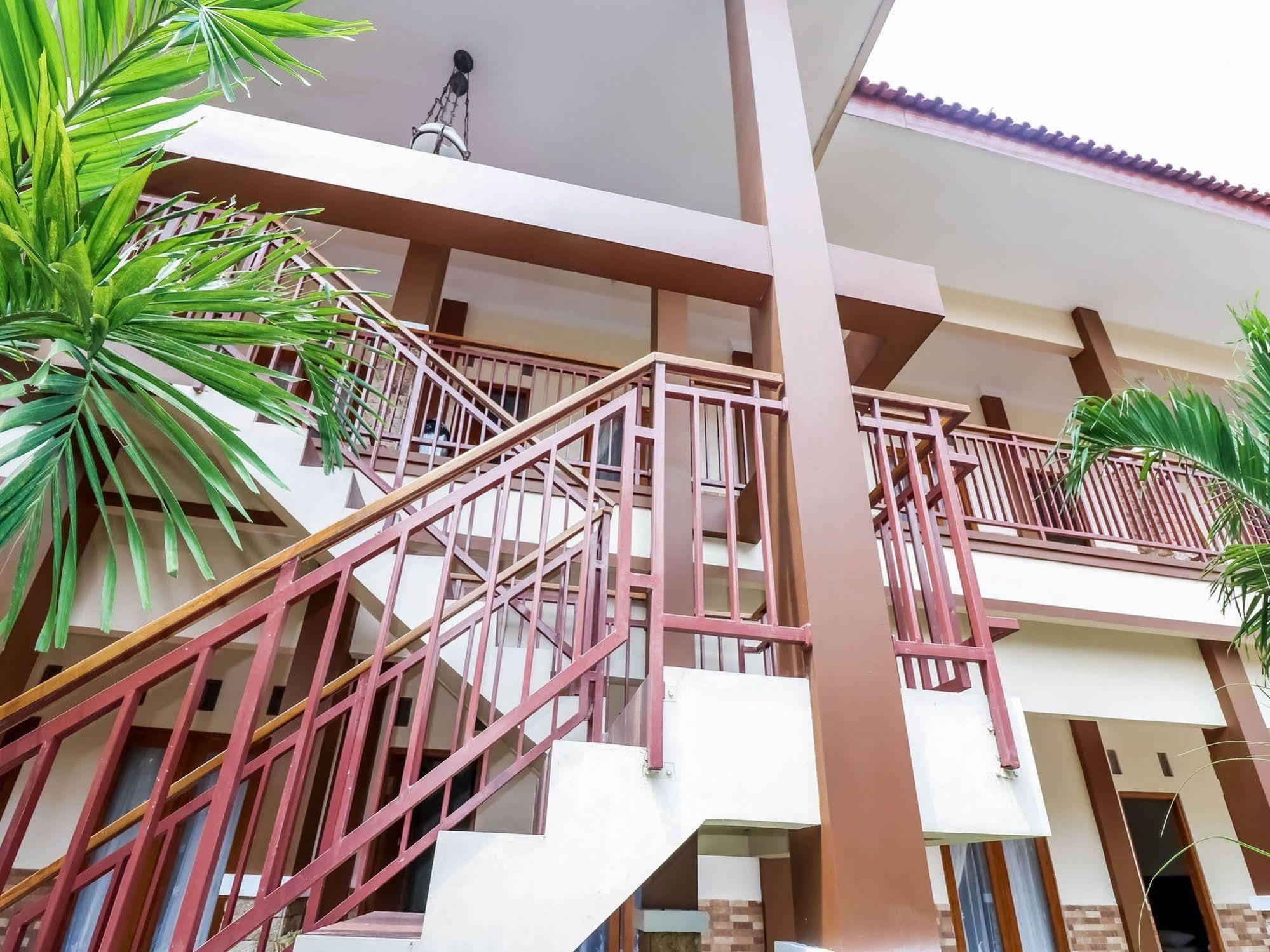 Oyo 326 Ndalem Padma Asri Hotel