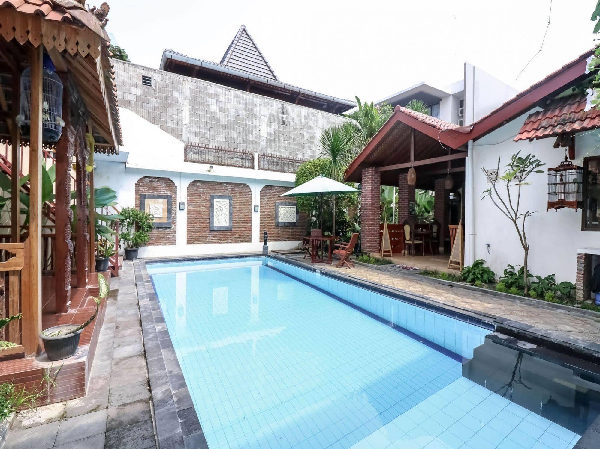 Hotel Oyo 326 Ndalem Padma Asri 2*