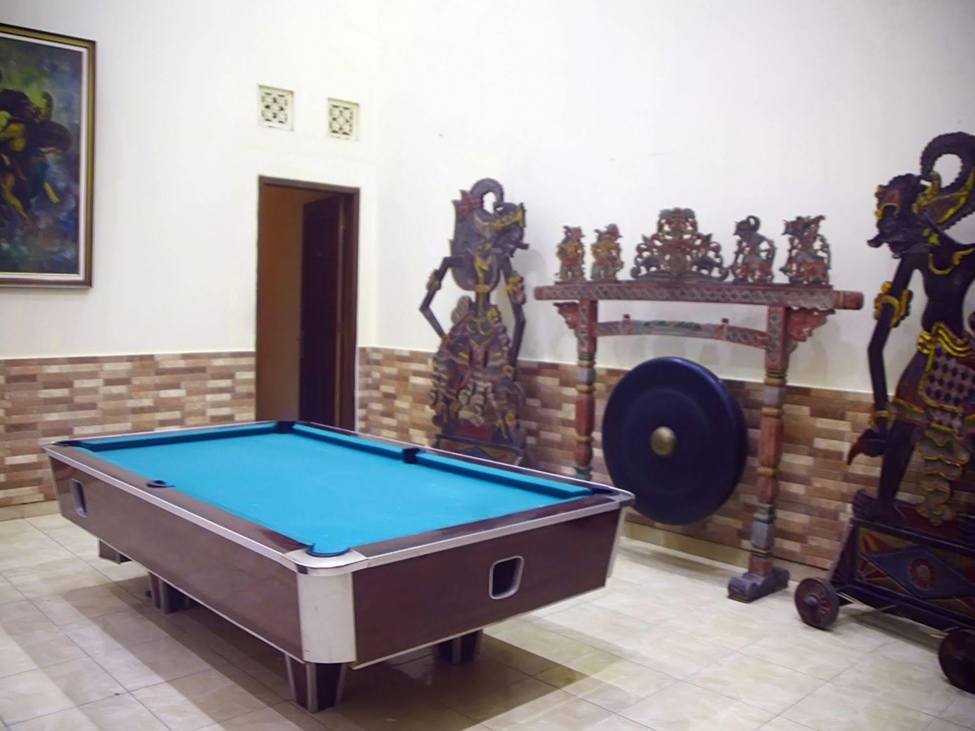 Oyo 326 Ndalem Padma Asri Hotel