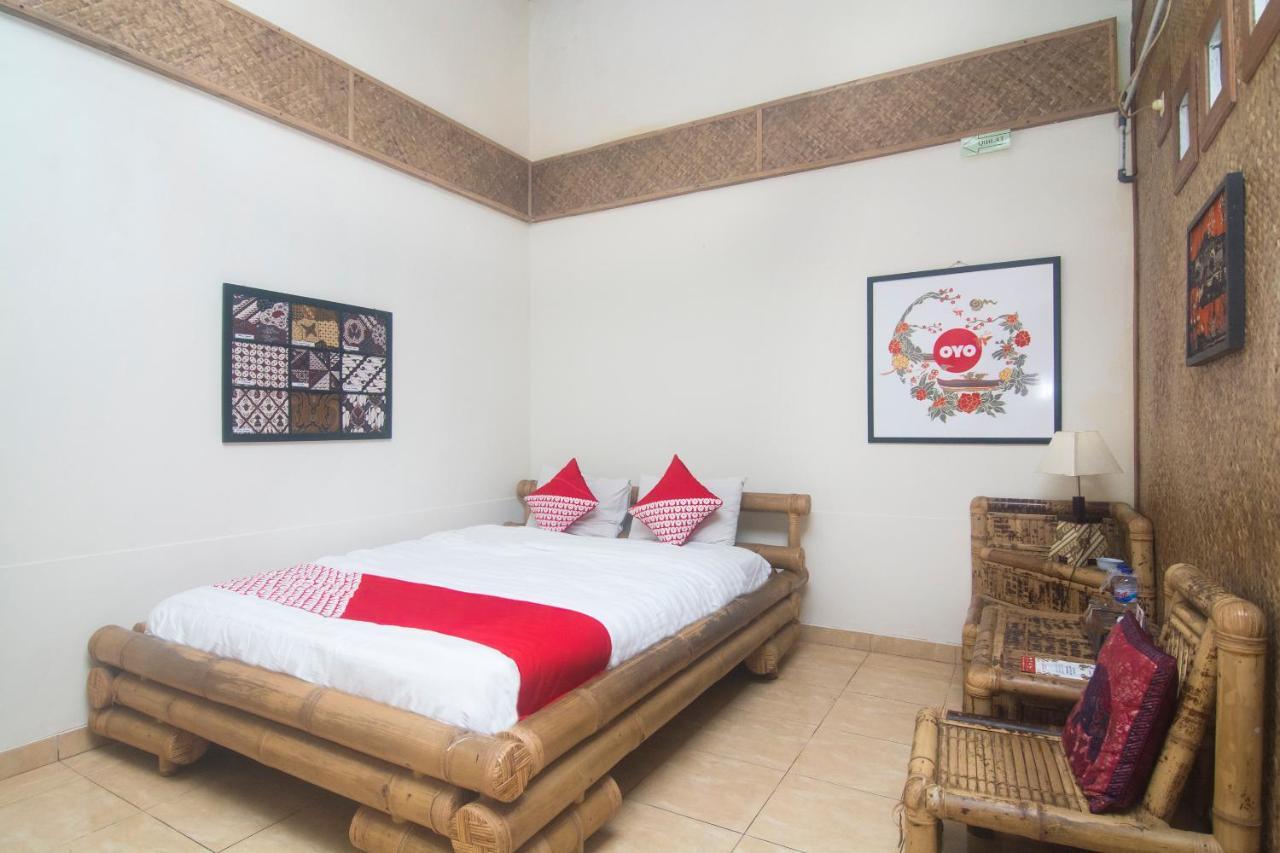 Oyo 326 Ndalem Padma Asri Hotel